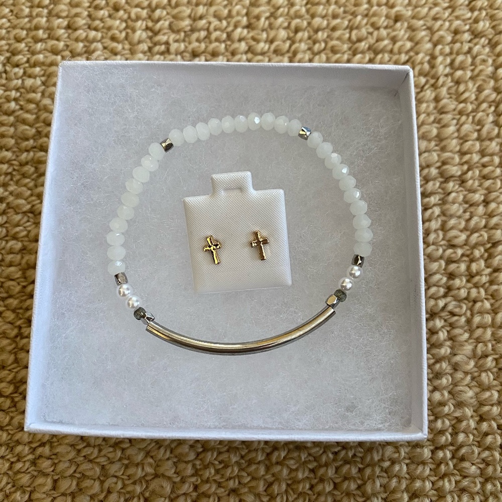 Park Lane Bracelet and Cross Sign Stud Earrings